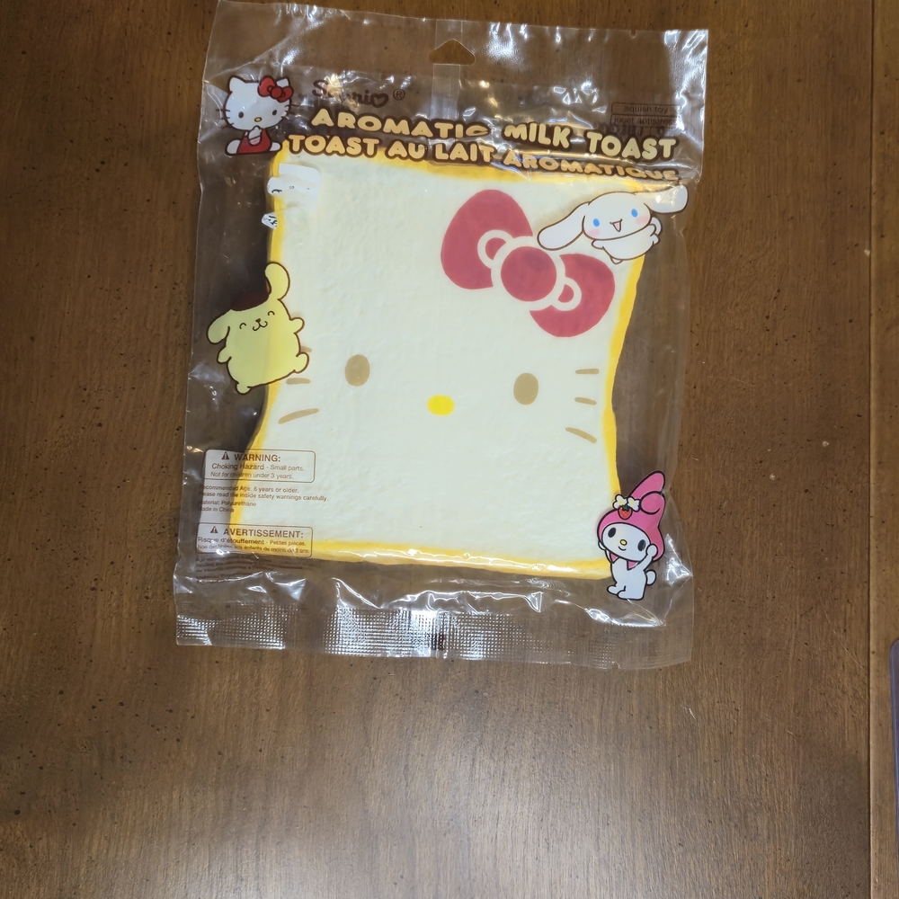 NWT HELLO KITTY iBloom Aeromatic Milk Toast - Picture 3 of 9